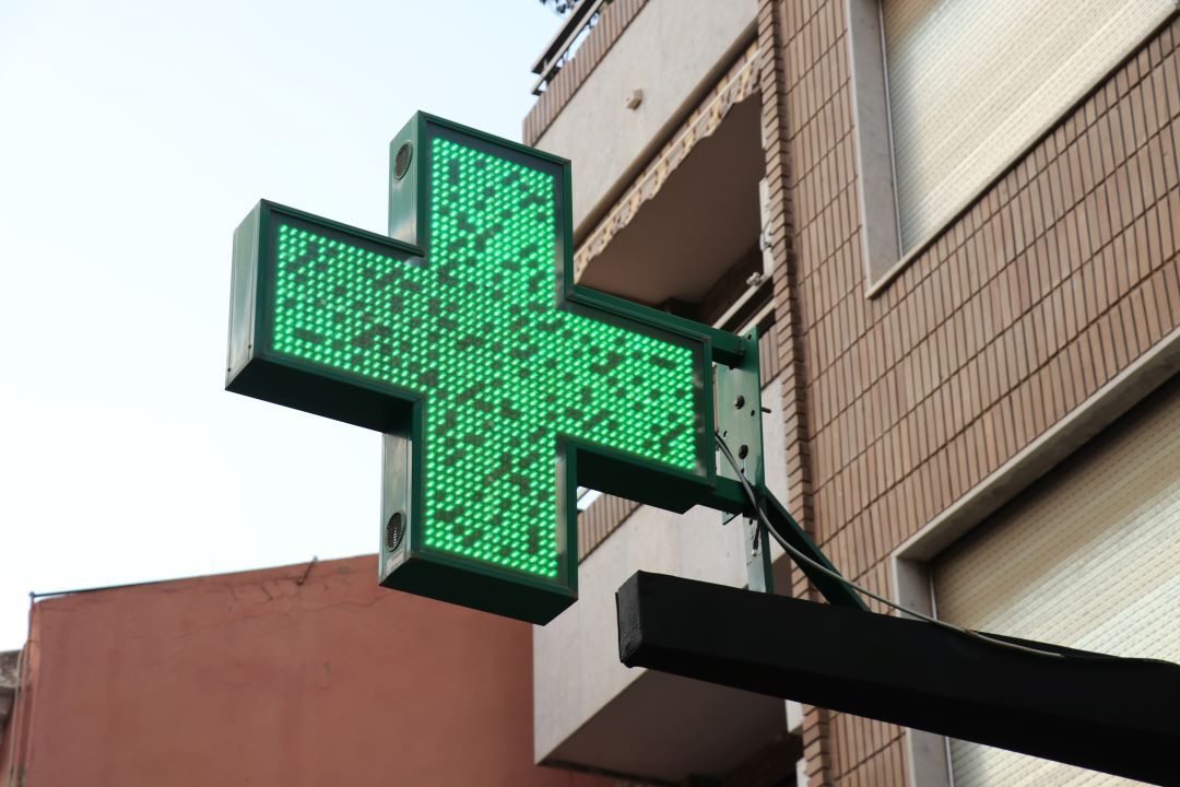 El MICOF confirma que un total de 81 farmacias no están disponibles en Valencia por la DANA