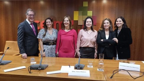 Los miembros de la nueva junta directiva de ADEFARMA.