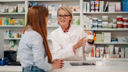 Los ciudadanos dan un notable alto a la farmacia comunitaria
