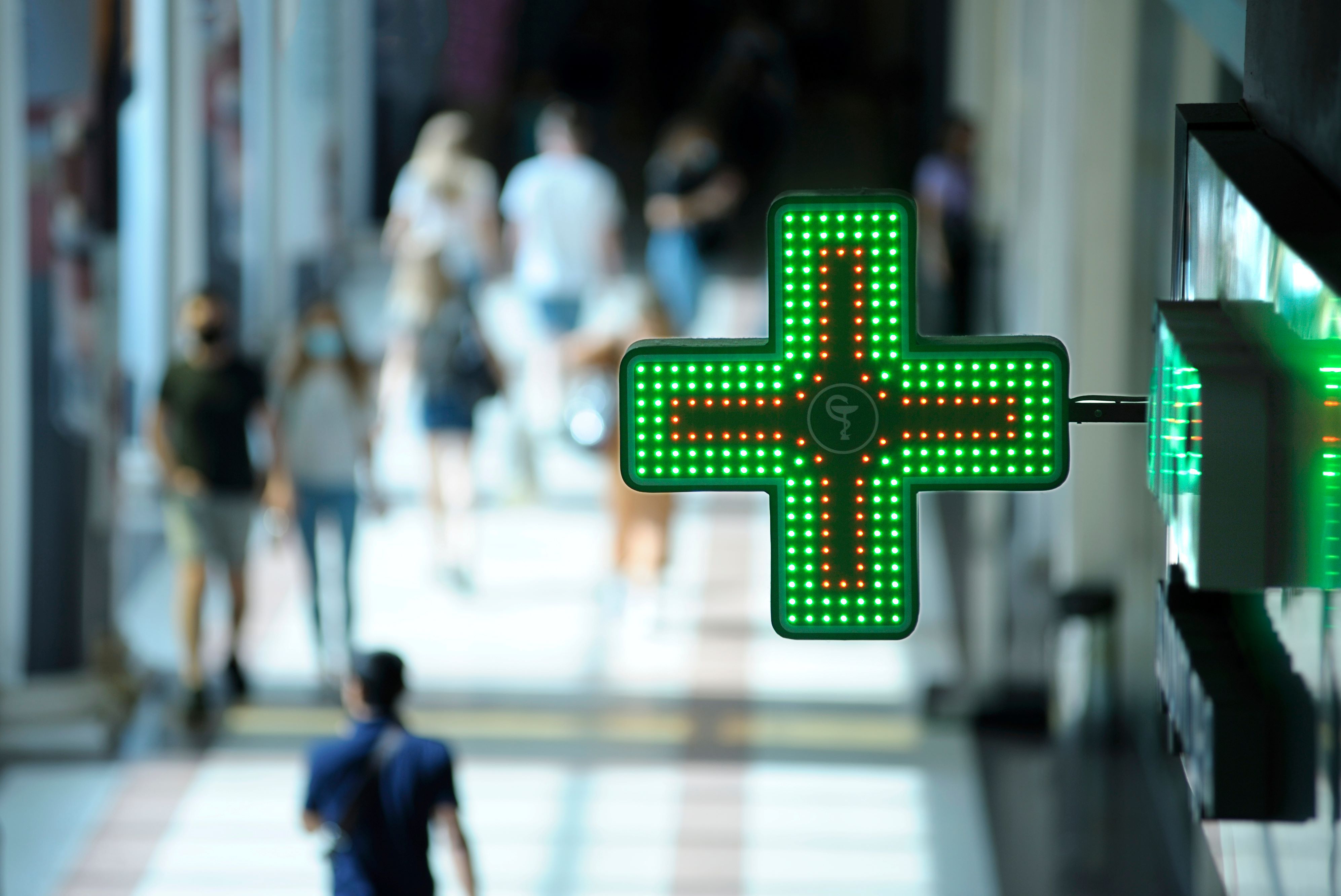 La profesión farmacéutica cierra 2024 como el servicio más accesible y mejor valorado por los españoles