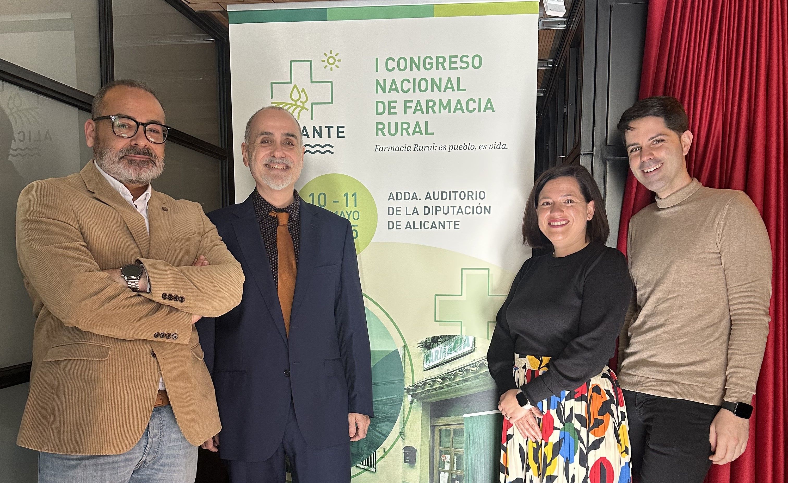 Jaime Espolita, presidente de SEFAR; Manuel Olivert, presidente de AFARPA; Irene González, presidenta del Congreso; y César Pla, responsable del Comité Comercial del Congreso.ma su sitio