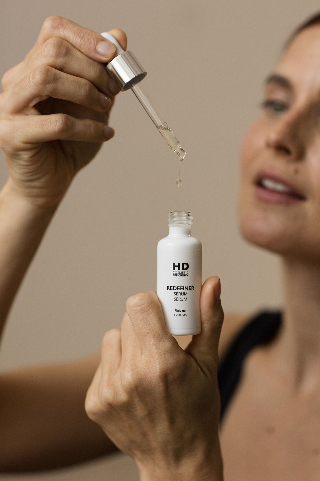 Descubre la ciencia detrás de la firmeza: Redefiner Serum, el NUEVO secreto epigenético de HD