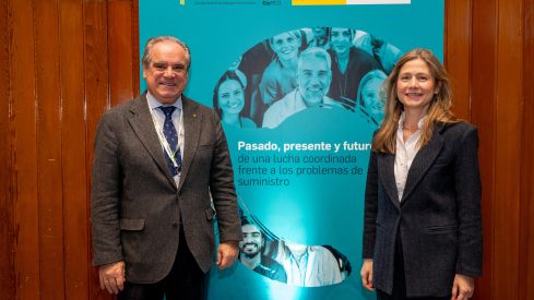 Jesús Aguilar y María Jesús Lamas en el encuentro "Pasado, presente y futuro de una lucha coordinada frente a los problemas de suministro".