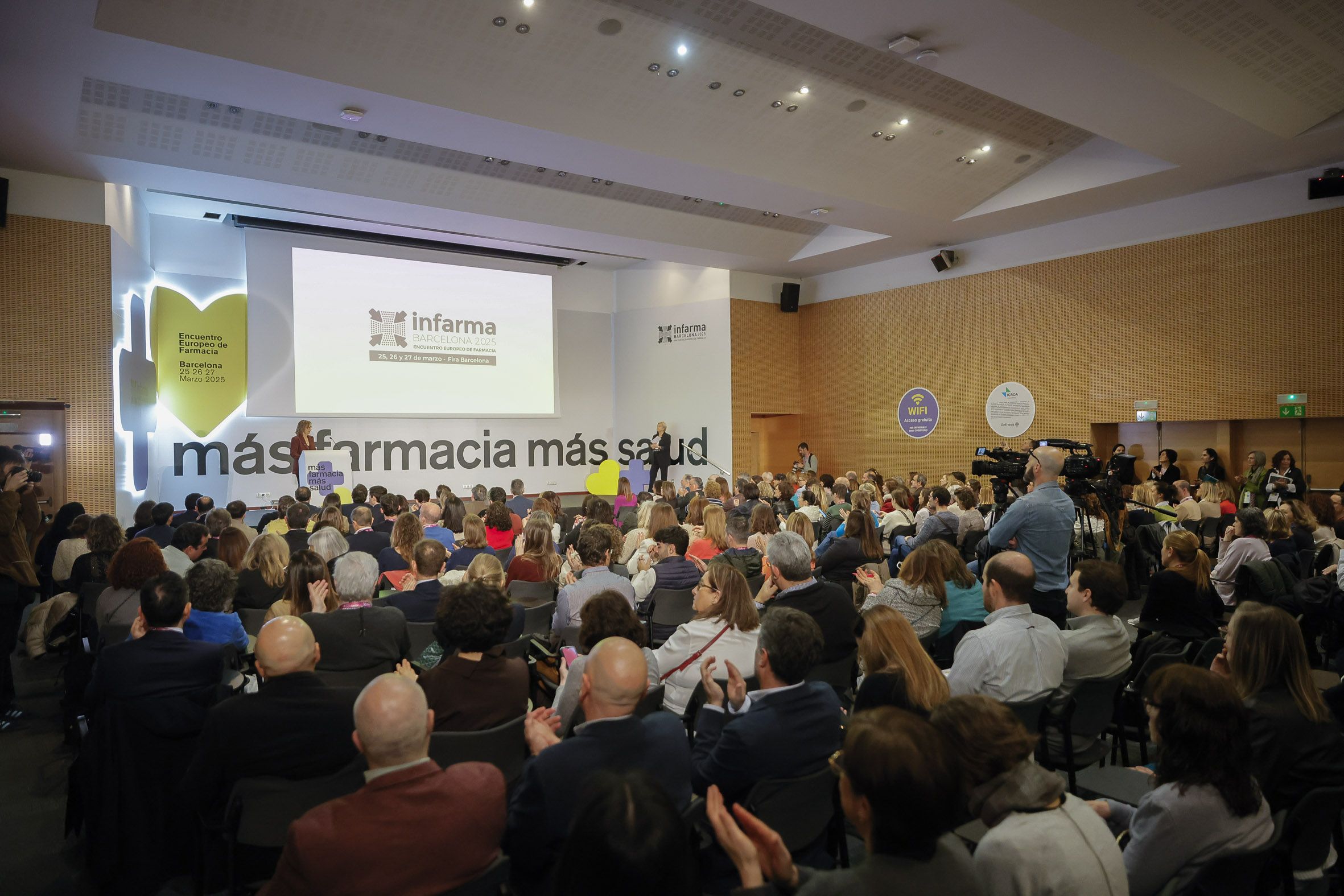 La consellera de Salut de la Generalitat destaca la necesidad del trabajo conjunto de todos los agentes sanitarios para afrontar a los retos del futuro