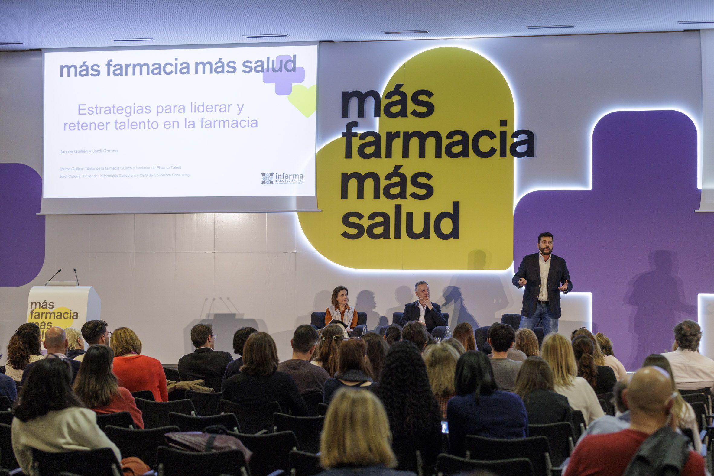 La importancia de reconocer y dar visibilidad al equipo de la oficina de farmacia