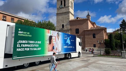La campaña "Aquí hay un farmacéutico... en marcha" sigue acercando a la población madrileña la labor de la farmacia comunitaria