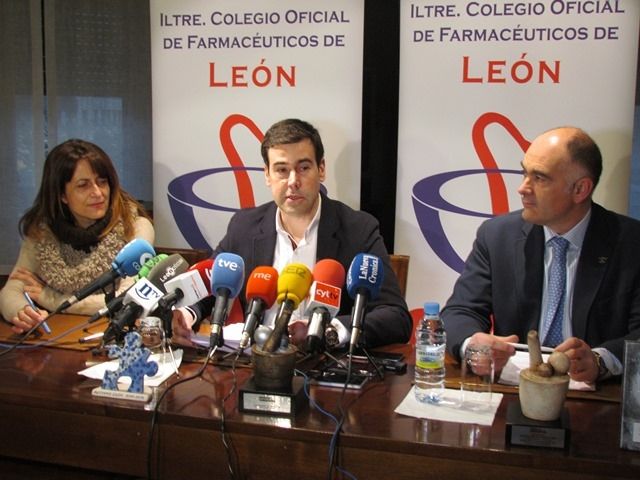 Un estudio del COF de León revela que el 40% de los enfermos de Alzheimer tiene problemas con su medicación