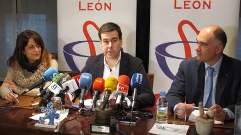 Un estudio del COF de León revela que el 40% de los enfermos de Alzheimer tiene problemas con su medicación
