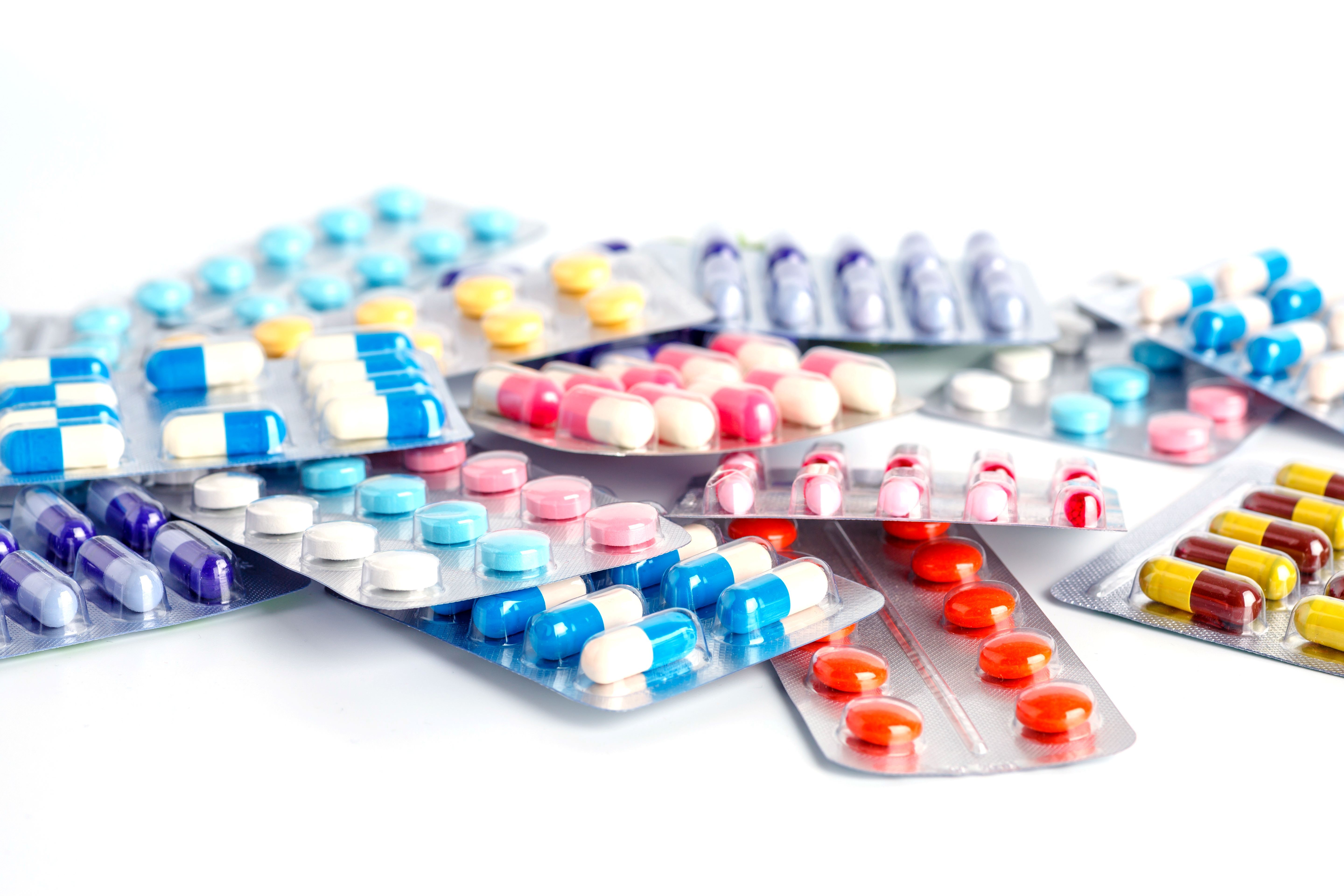 Farmacéuticos, distribuidores e industria solicitan eliminar el sistema de precios seleccionados del Anteproyecto de Ley de los Medicamentos