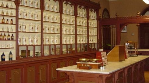 El futuro Museo de la Farmacia, tema central de la apertura del curso 2015 de la Academia de Farmacia Reino de Aragón