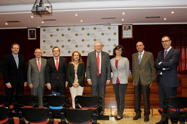 Los farmacéuticos reivindican su papel en el nuevo modelo sanitario