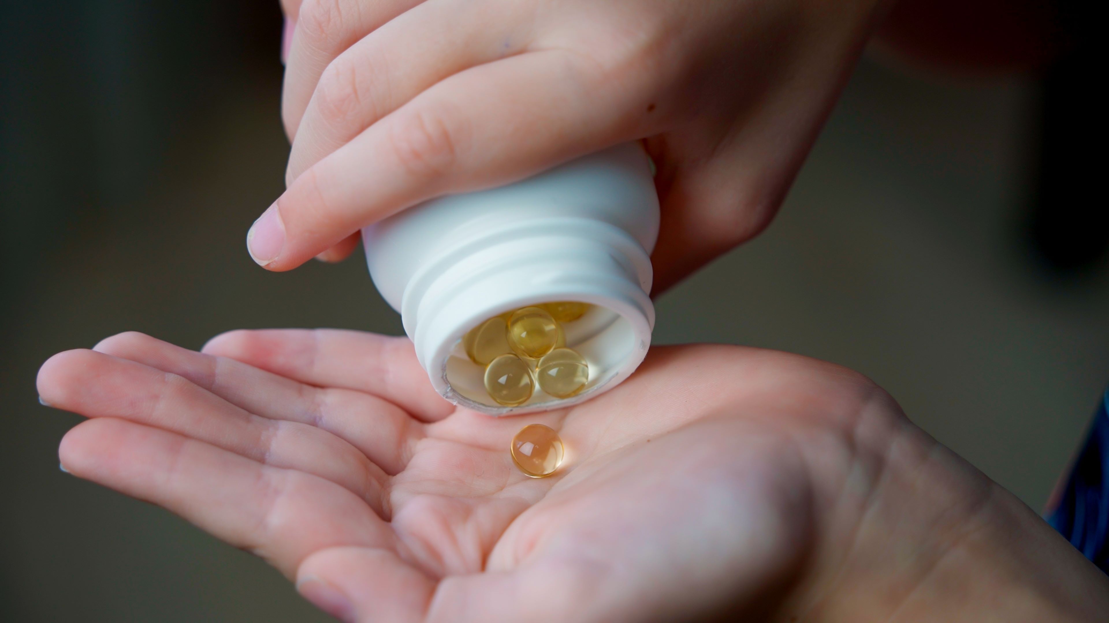 Sanidad advierte sobre el uso racional de la vitamina D y alerta sobre los riesgos de su consumo sin control médico