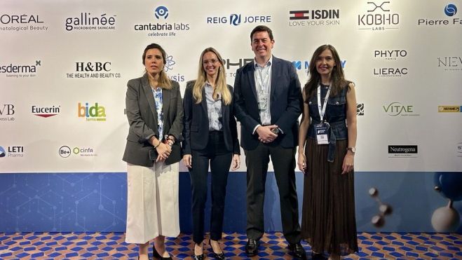 Laura Gutiérrez, Pilar Jimeno, Manuel Martínez del Peral y Raquel Aguado. Laura Gutiérrez, Pilar Jimeno, Manuel Martínez del Peral y Raquel Aguado.