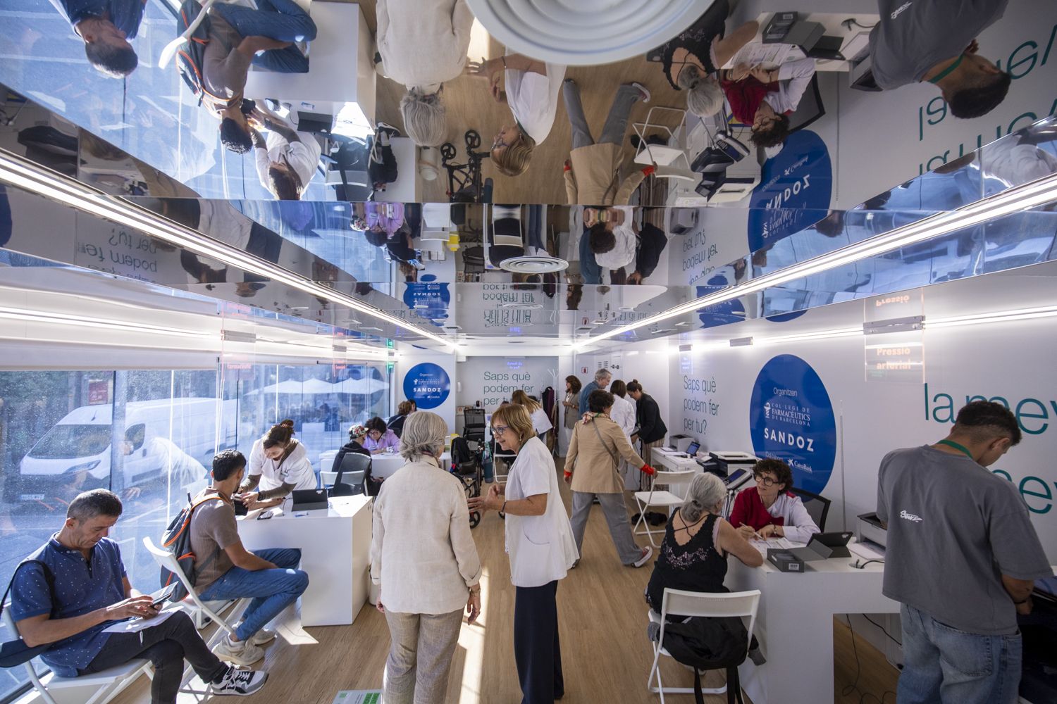 La unidad móvil “La meva farmàcia, la meva salut” supera las 3.500 pruebas en su recorrido por la provincia de Barcelona