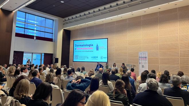 Acofarma y LASEMI presentan un formulario pionero que devuelve la autonomía técnica y clínica al farmacéutico Acofarma y LASEMI presentan un formulario pionero que devuelve la autonomía técnica y clínica al farmacéutico