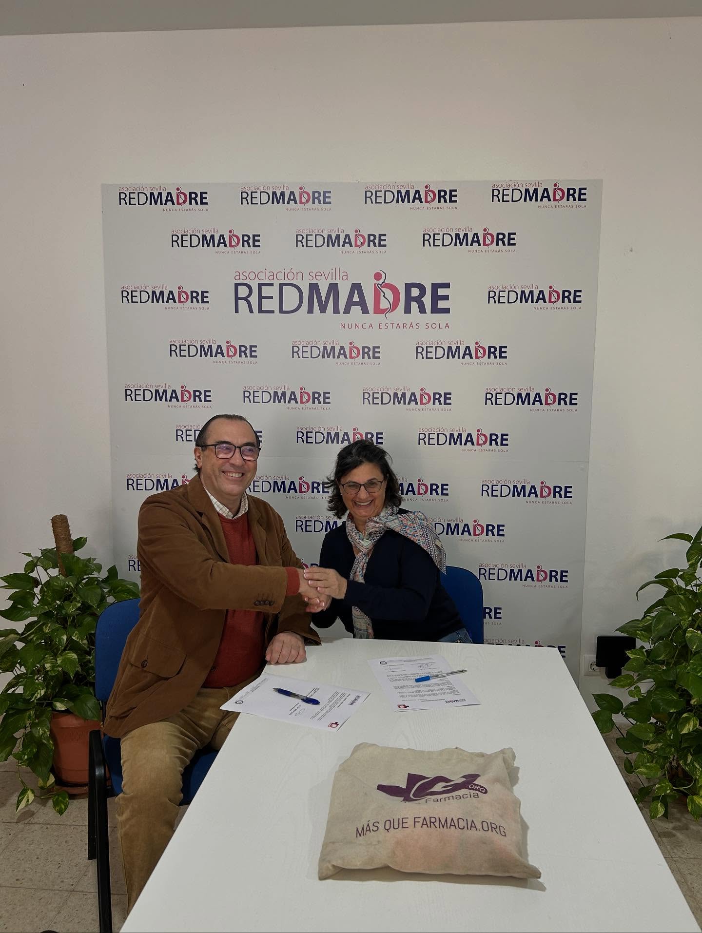 Más Que Farmacia refuerza su compromiso social con un nuevo convenio centrado en la maternidad
