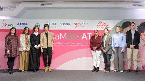 Pacientes, oncólogos, enfermeros, psicooncólogos y farmacéuticos de hospital  impulsan medidas para mejorar la adherencia al tratamiento en cáncer de mama en España