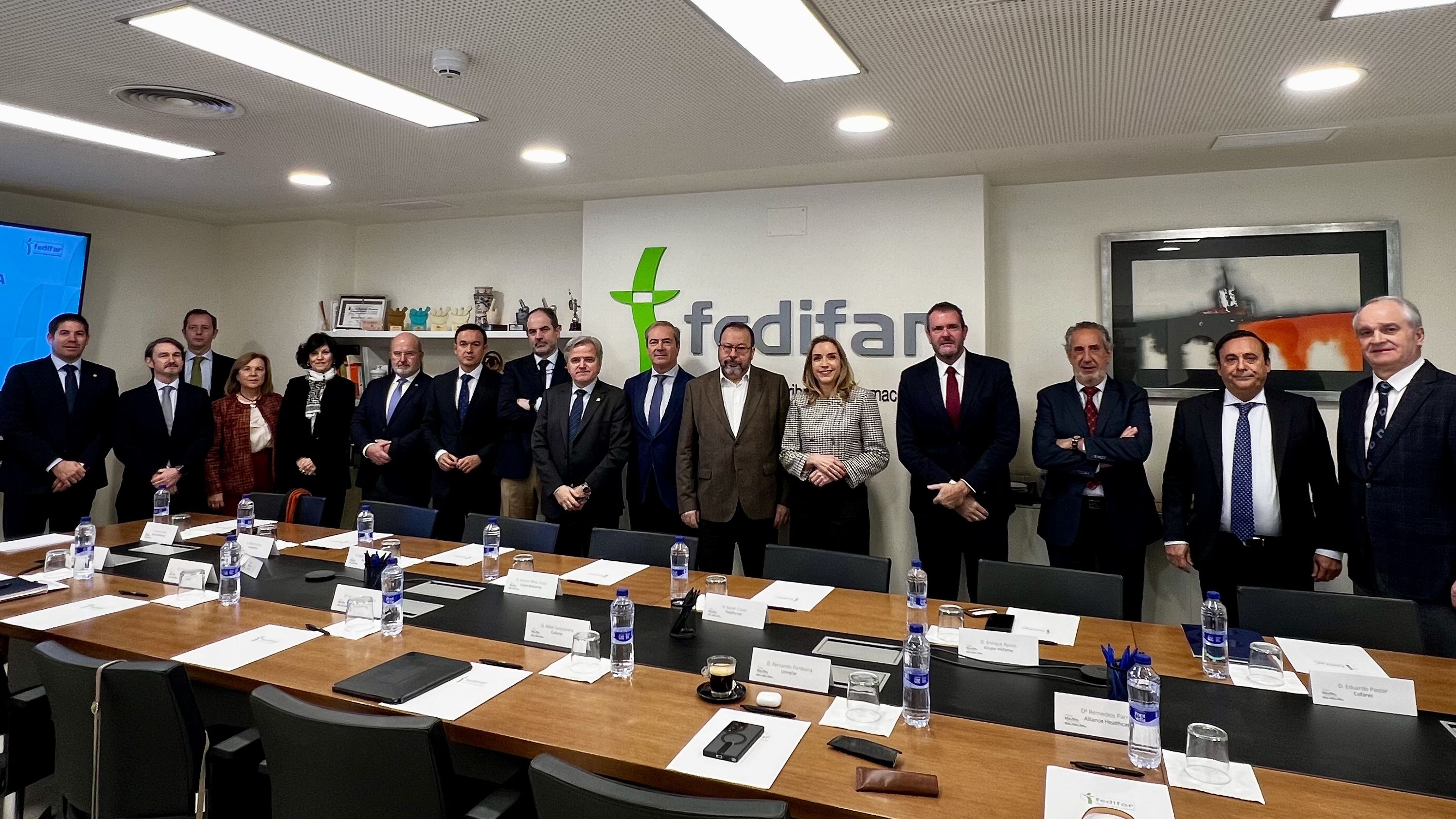 La distribución farmacéutica inaugura los ‘Encuentros FEDIFAR’ con César Hernández como primer invitado