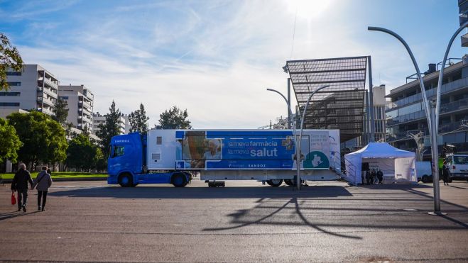 Exterior de la unidad móvil. Exterior de la unidad móvil.