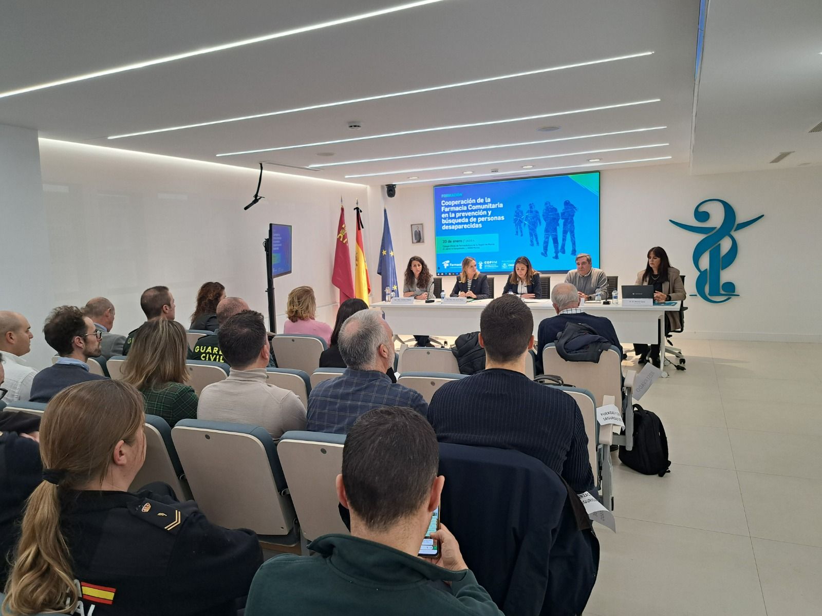 Prevención de desapariciones: las farmacias de Murcia inician un programa piloto pionero