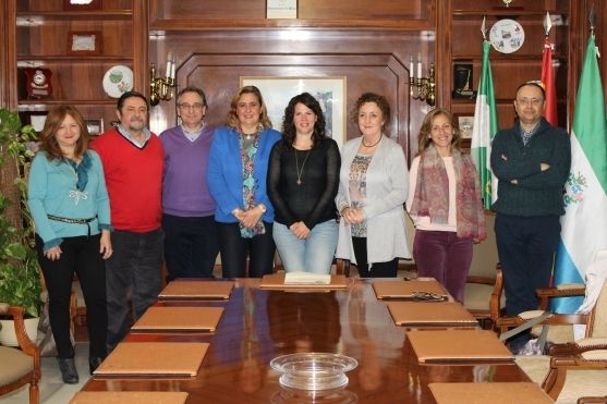 Mijas firma un acuerdo con farmacéuticos locales para la recogida de las jeringuillas de los diabéticos insulinodependientes