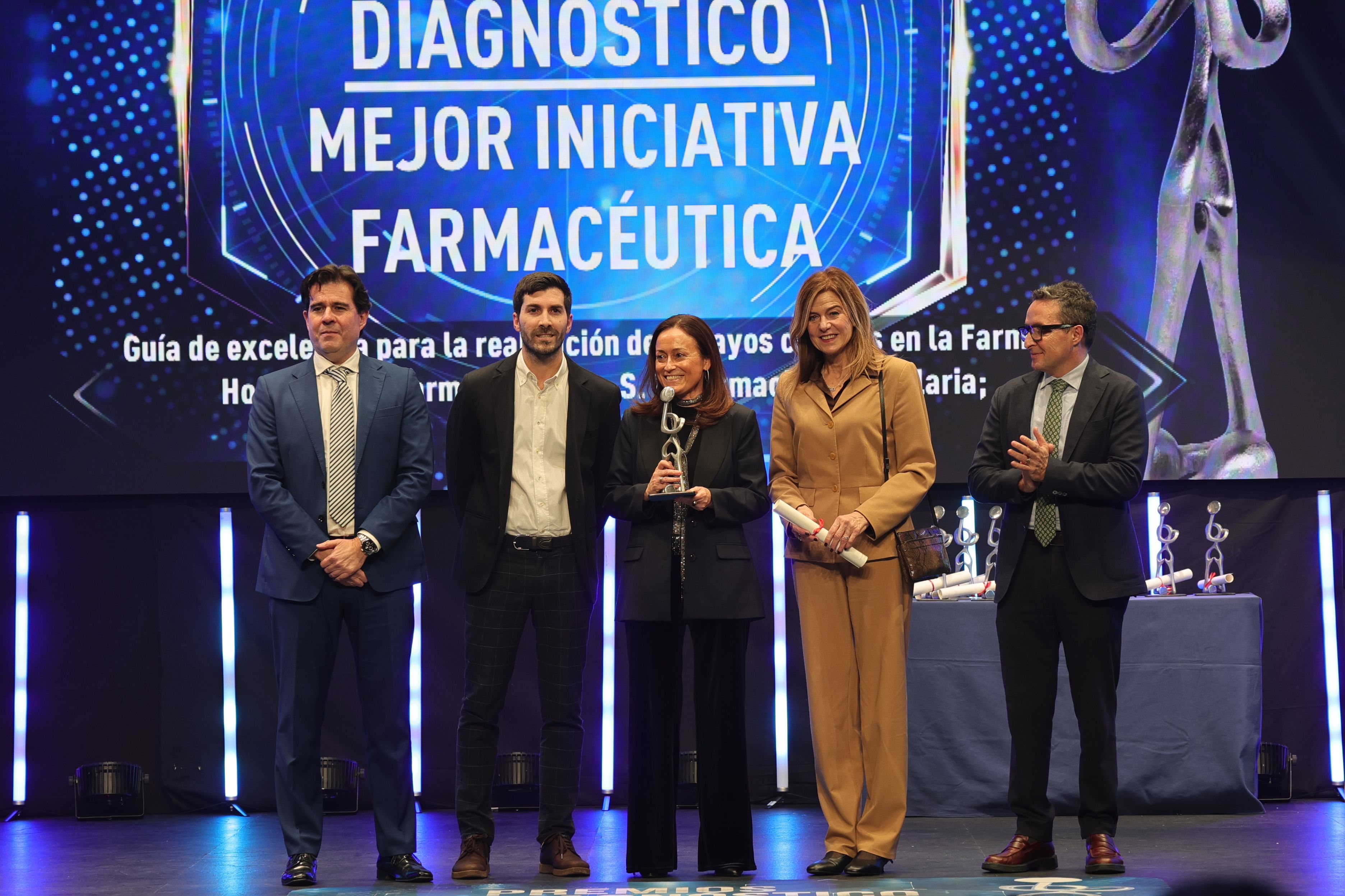 La Guía de Excelencia en Ensayos Clínicos de Farmacia Hospitalaria recibe el Premio Diagnóstico a la Mejor Iniciativa Farmacéutica