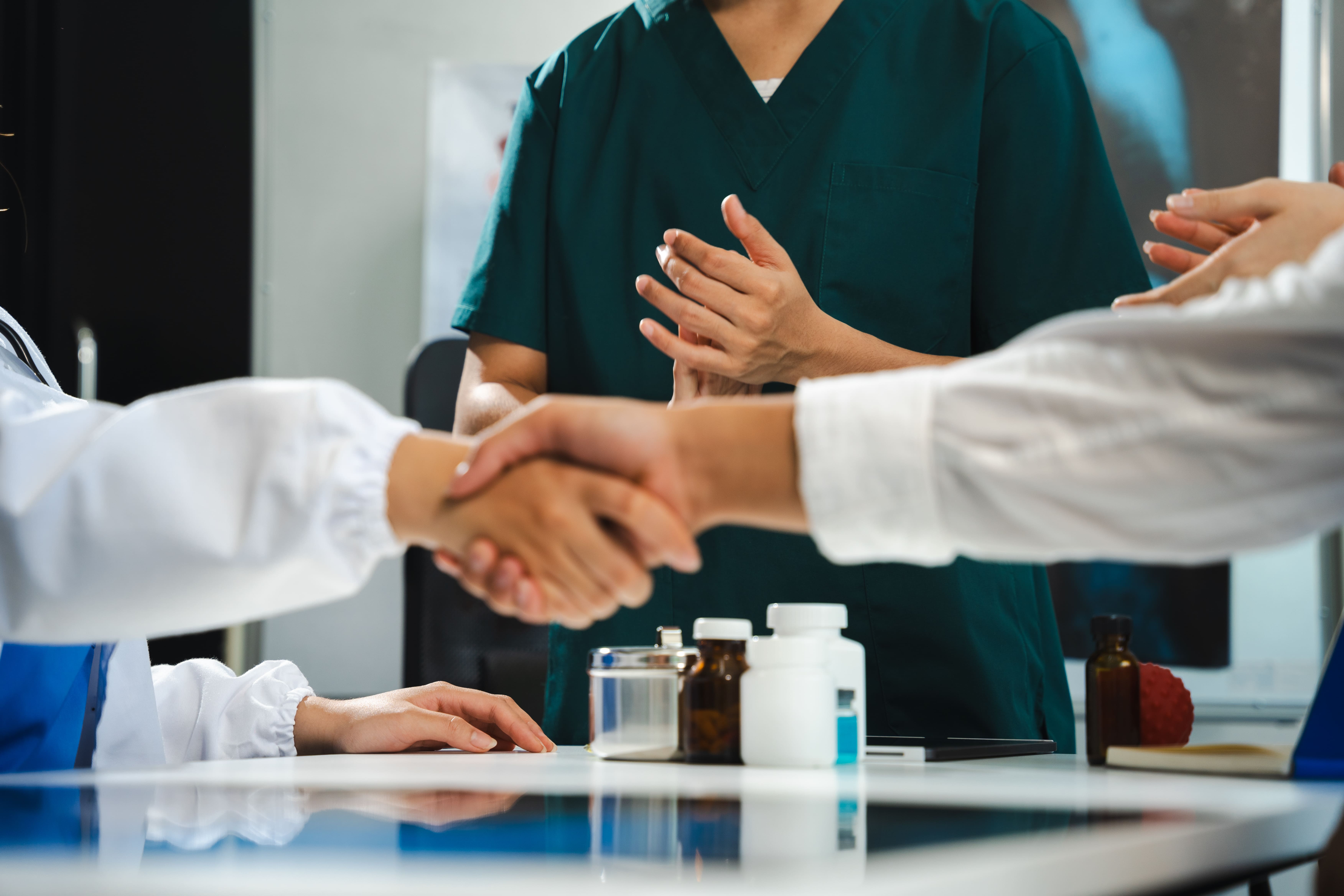 El Consejo General y la Universidad Camilo José Cela impulsarán la formación académica de los colegiados
