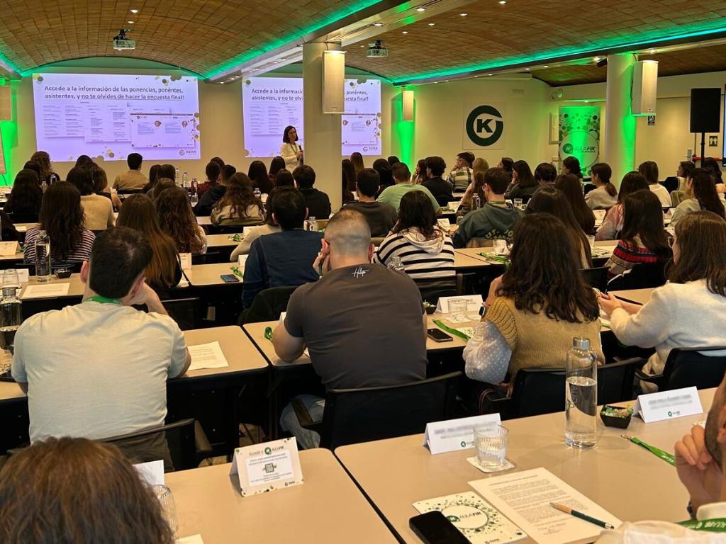 Kern Pharma refuerza la formación de 84 residentes con una nueva edición estratégica de AULA FIR