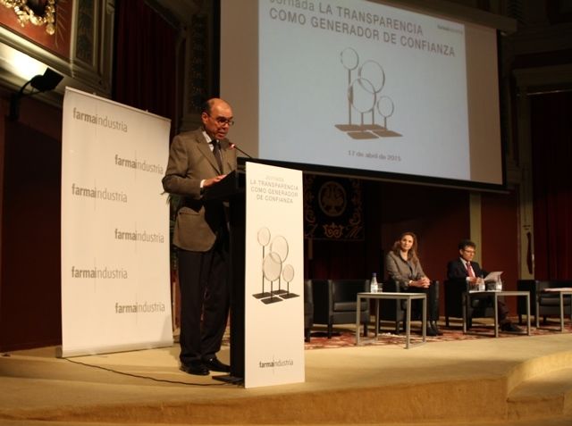 Antoni Esteve: «La industria farmacéutica está dispuesta a liderar el debate de la transparencia» Antoni Esteve: «La industria farmacéutica está dispuesta a liderar el debate de la transparencia»