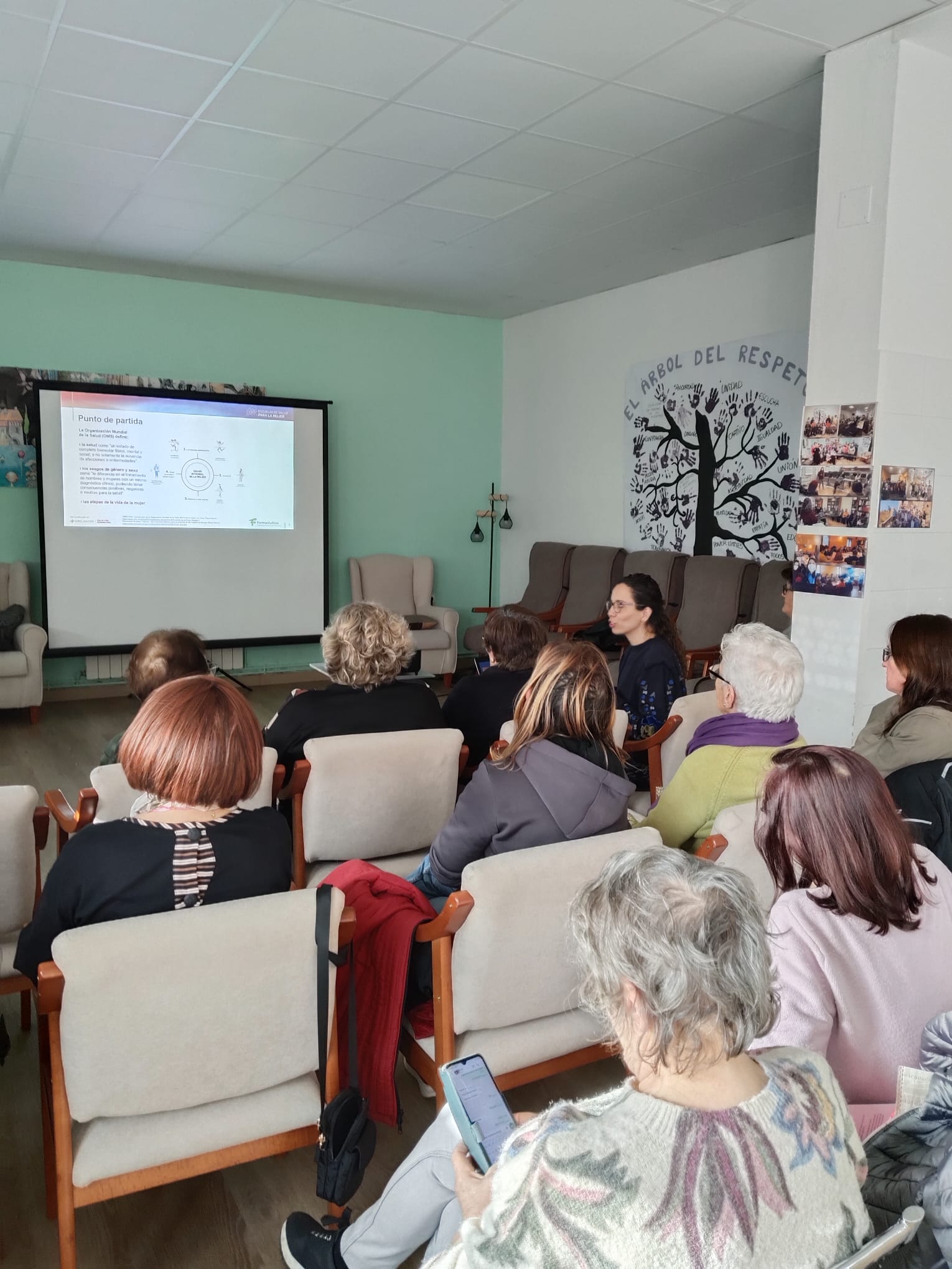 Farmacias de Cantabria lideran sesiones de educación sanitaria para la salud de la mujer