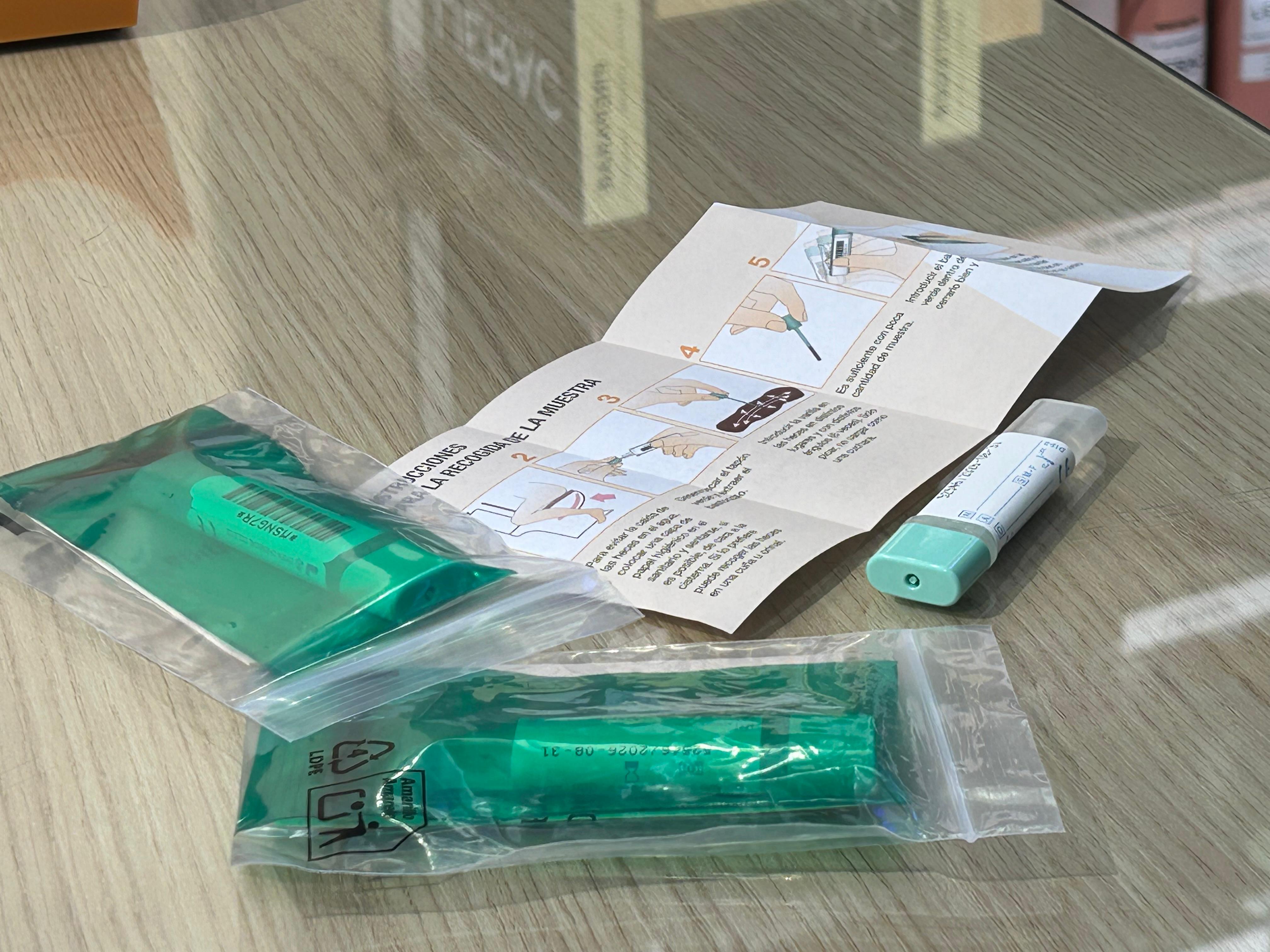 Las farmacias madrileñas impulsan el cribado de cáncer colorrectal con 213.000 kits dispensados en solo cuatro meses