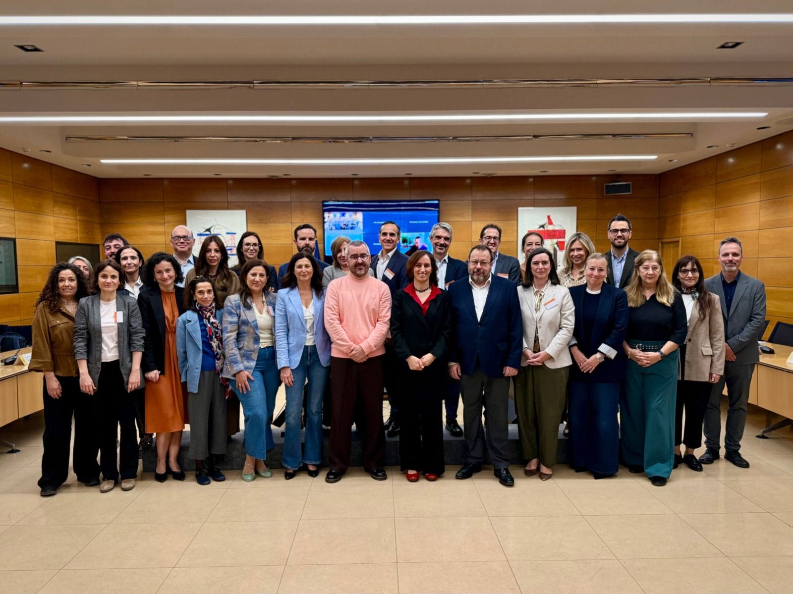 Mónica García impulsa la Alianza de la Industria Farmacéutica para reforzar la gobernanza sanitaria