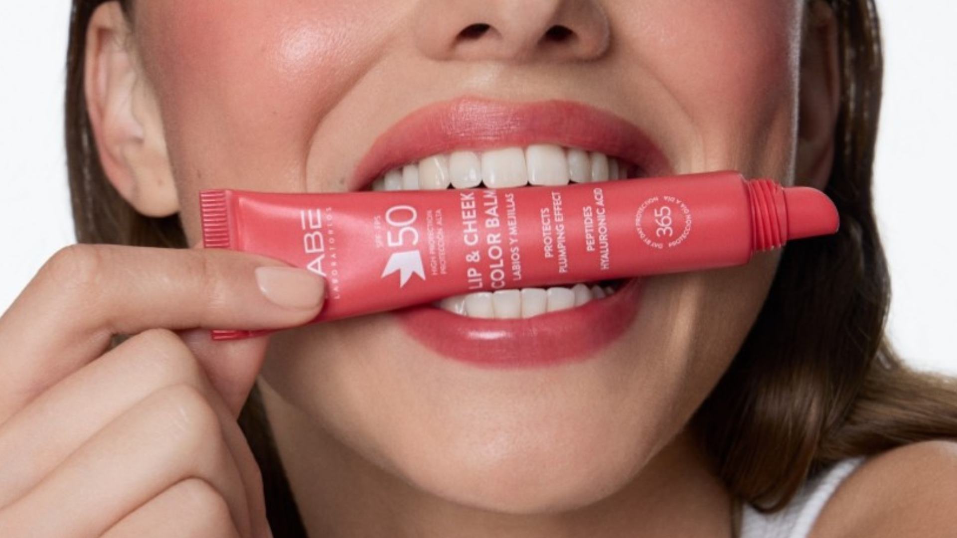 BABÉ amplía su línea LIP & CHEEK SPF 50 con nuevos tonos de bálsamos con color y protección solar