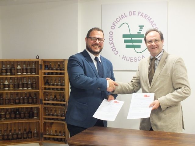 El COF de Huesca y SEFAC firman un acuerdo para desarrollar servicios profesionales farmacéuticos en las farmacias El COF de Huesca y SEFAC firman un acuerdo para desarrollar servicios profesionales farmacéuticos en las farmacias