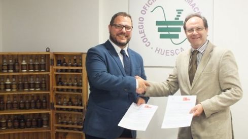 El COF de Huesca y SEFAC firman un acuerdo para desarrollar servicios profesionales farmacéuticos en las farmacias El COF de Huesca y SEFAC firman un acuerdo para desarrollar servicios profesionales farmacéuticos en las farmacias