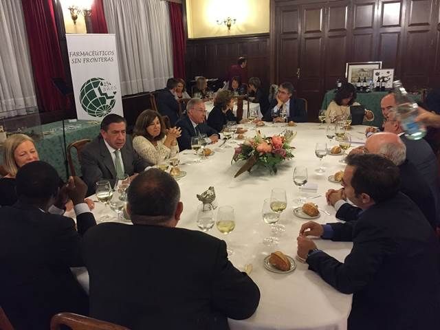 Farmacéuticos Sin Fronteras: 25 años... #farmacooperando