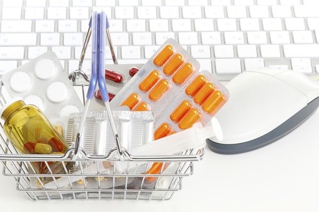 Cerca de 90 farmacias de Madrid ofrecerán sus servicios de venta en Internet