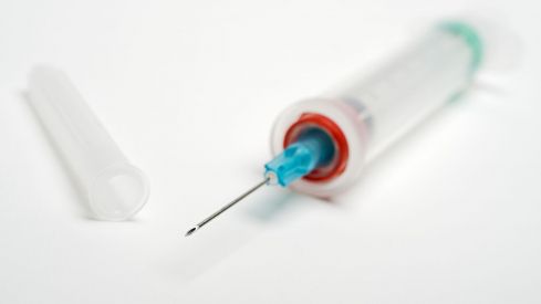 Paciente en tratamiento con denosumab y otros medicamentos