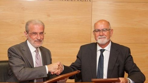 El Colegio de Farmacéuticos y la Universidad de Valencia colaborarán en proyectos educativos y científicos