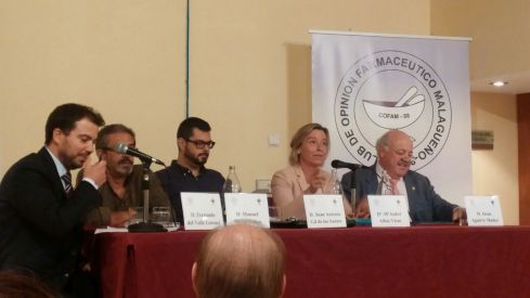 Pacientes, representantes políticos y farmacéuticos exigen alternativas a las subastas de medicamentos en la futura Ley Sanitaria andaluza Pacientes, representantes políticos y farmacéuticos exigen alternativas a las subastas de medicamentos en la futura Ley Sanitaria andaluza