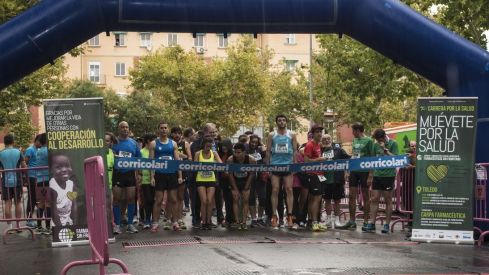 La primera carrera solidaria de Farmacéuticos Sin Fronteras reunió a un centenar de corredores