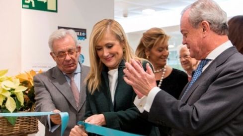 Cristina Cifuentes inauguró el VII Mercadillo Benéfico de la Fundación Cofares
