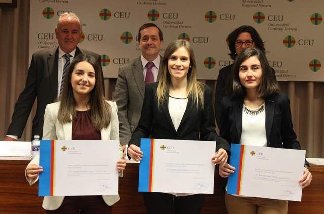 Farmacia de la CEU-UCH reconoce los mejores Trabajos Fin de Grado en el Día de la Patrona