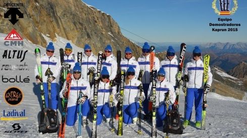 Los monitores de esquí españoles preparan la temporada de invierno con la triple protección solar de Ladival