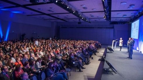 Fedefarma 2015 reúne a más de 2.300 farmacéuticos en la presentación anual de su plan estratégico
