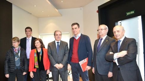 Jesús Aguilar ofrece a Pedro Sánchez la colaboración de los farmacéuticos para avanzar en salud pública Jesús Aguilar ofrece a Pedro Sánchez la colaboración de los farmacéuticos para avanzar en salud pública