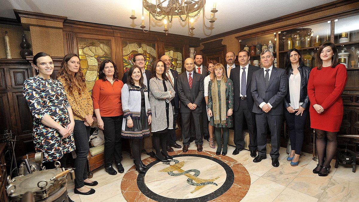 Los miembros de la nueva Junta del COF de León tomaron posesión de sus cargos