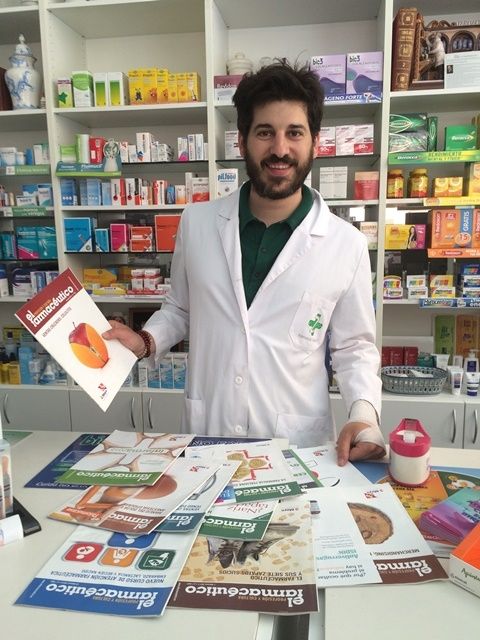Joaquín Botella gana el tocadiscos retro que El Farmacéutico sorteó entre los usuarios de su web