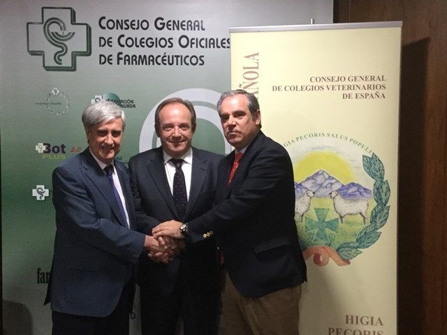 Farmacéuticos y veterinarios trabajarán de forma conjunta en el sistema de receta electrónica veterinaria