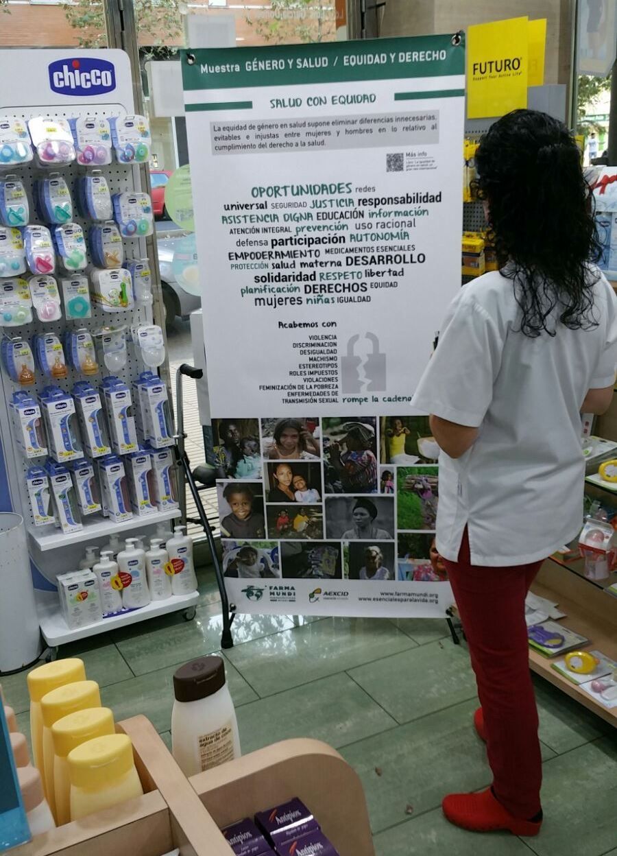 Farmamundi inaugura en Extremadura una exposición itinerante por farmacias sobre género y salud